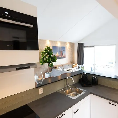 In Zevenhuizen With Sauna, Cleaning Included Zevenhuizen (Zuidplas)